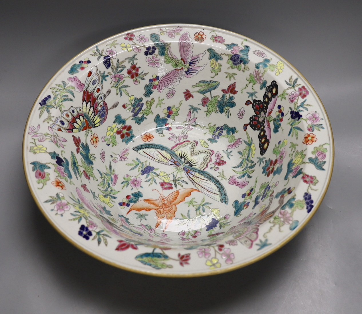 A Chinese famille rose basin, 41cm diameter
